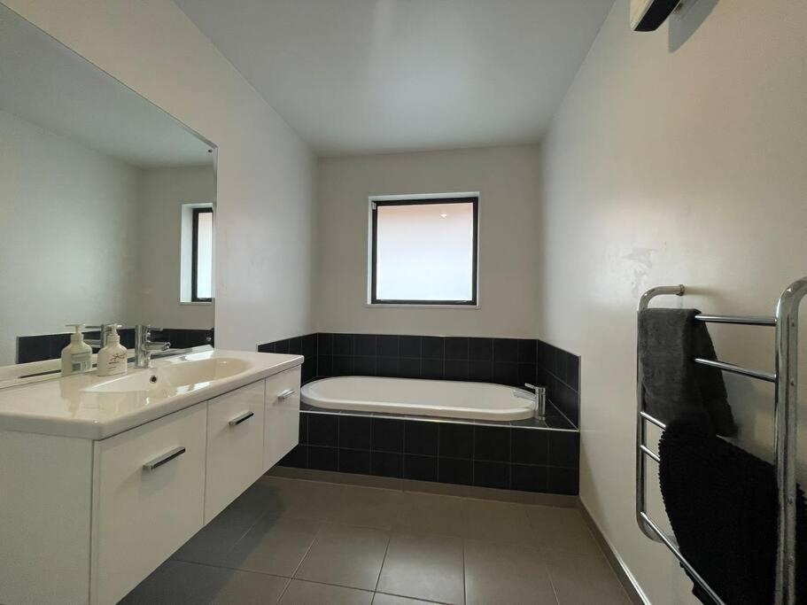 Spacious 4 Bed Family Home Christchurch Kültér fotó