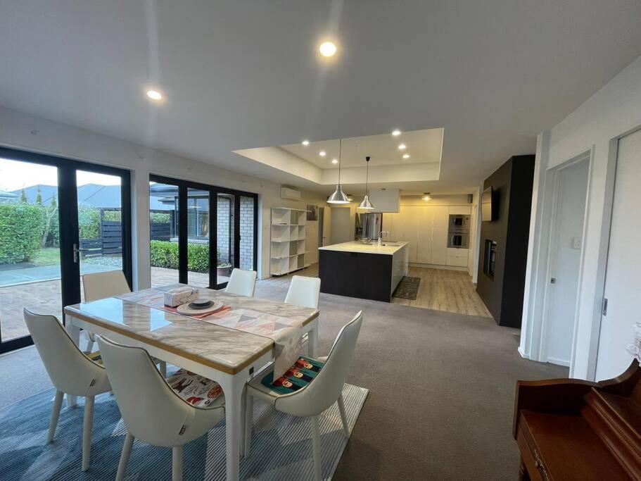 Spacious 4 Bed Family Home Christchurch Kültér fotó